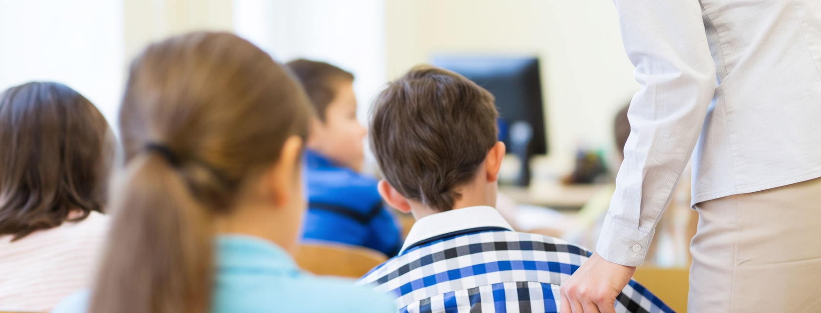 Aula con estudiantes